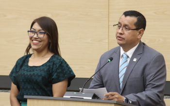 Leonela Martínez y Elías Lozada impulsan iniciativa para la disminución progresiva de animales abandonados